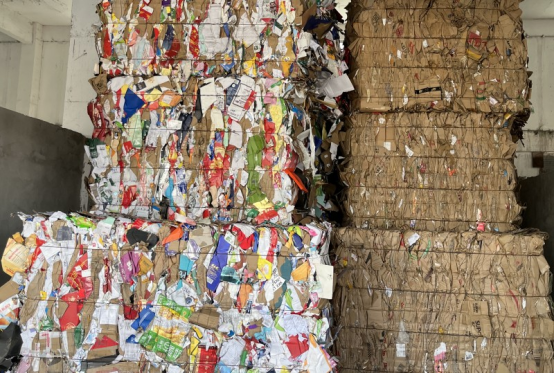 貓先生再生資源回收，智能廢品回收箱，垃圾回收柜