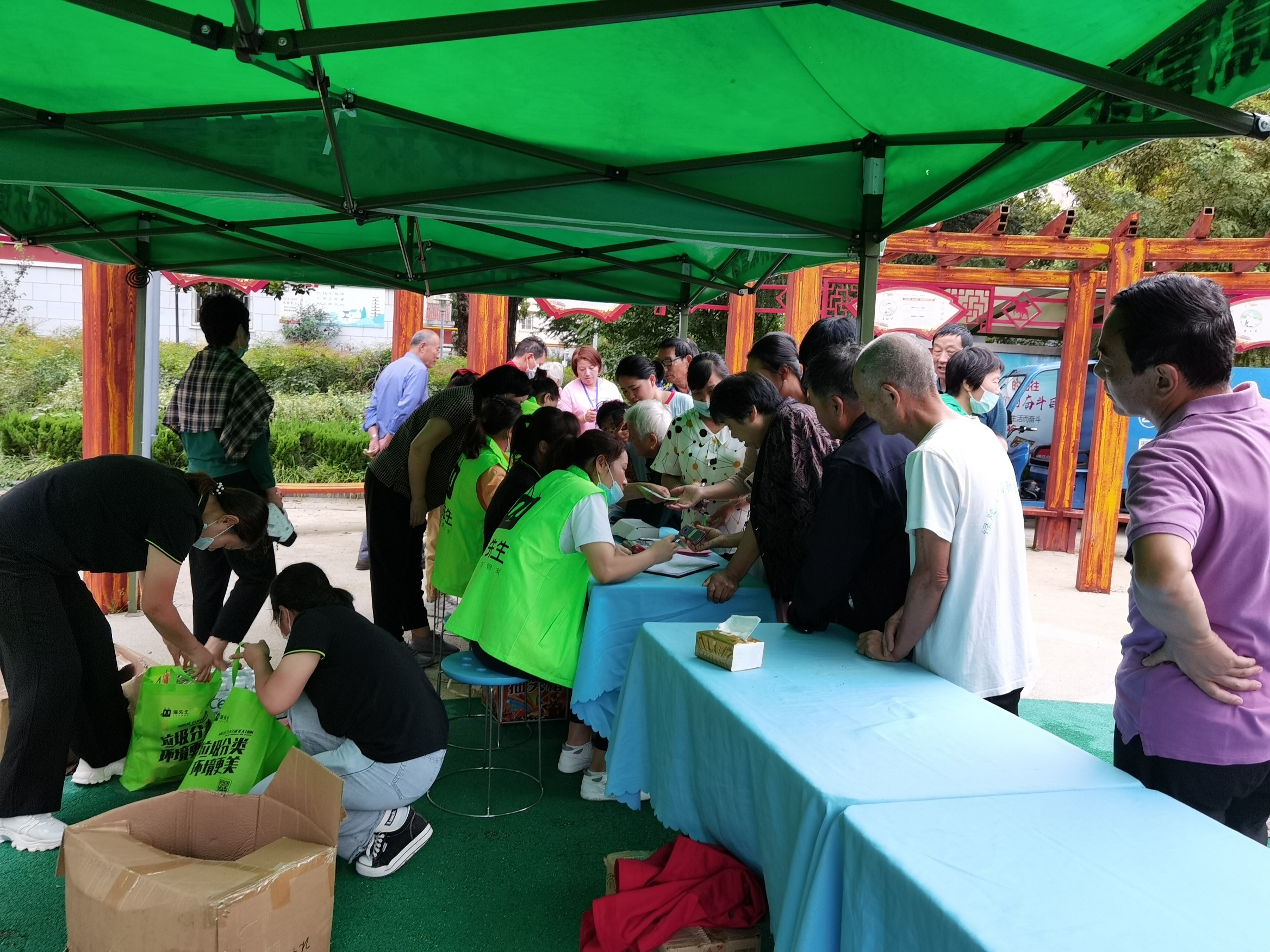 貓先生垃圾分類，智能垃圾房，社區(qū)垃圾分類點(diǎn)管理建議，垃圾分類收集點(diǎn)建設(shè)