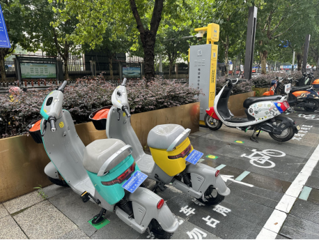 貓先生智能電動(dòng)車無線充電樁合作，垃圾分類設(shè)備廠家